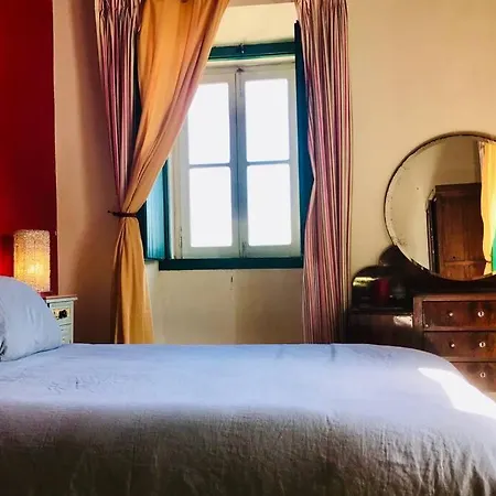 La Casa Flores, Maison Traditionnelle Portugaise オデセイシェ
